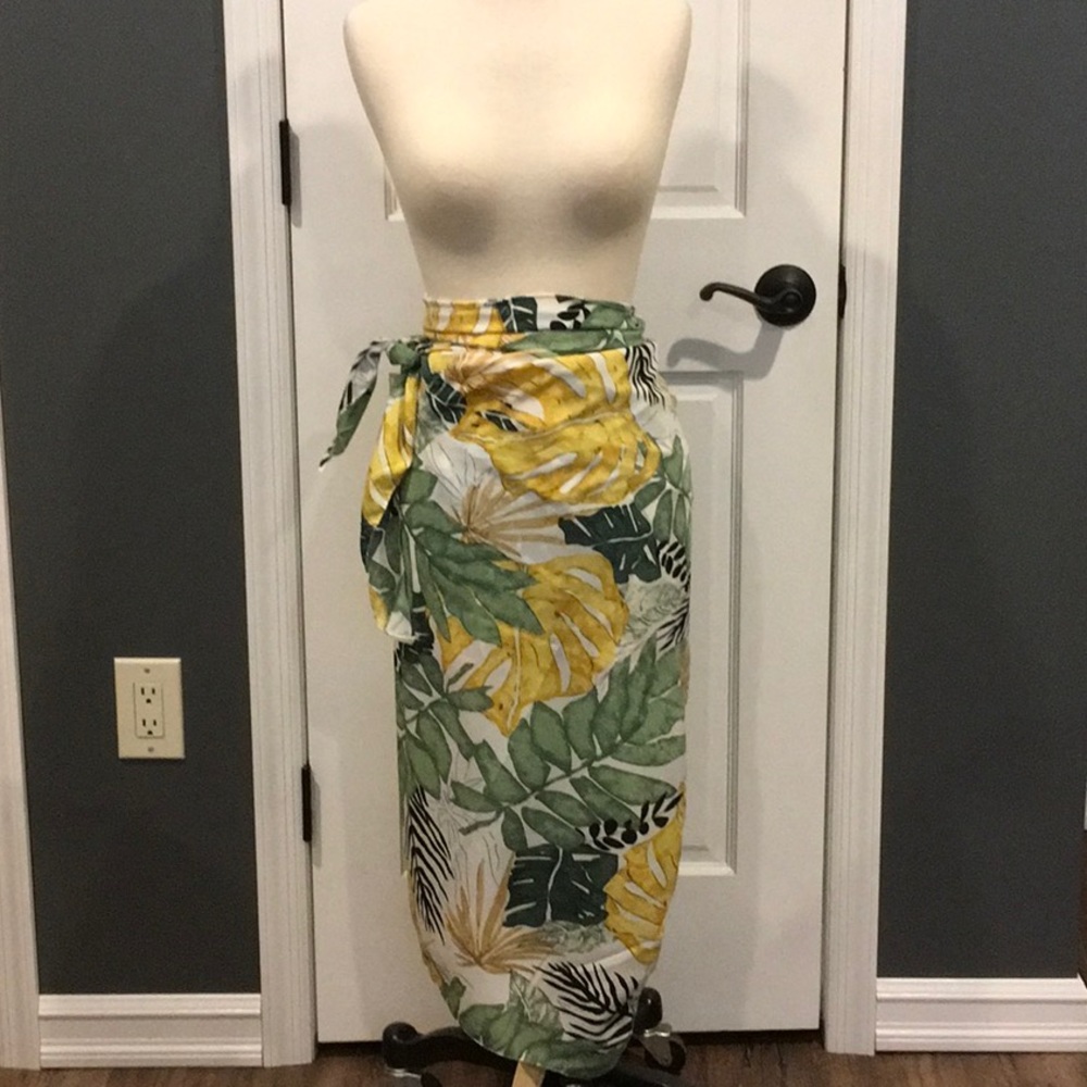 White Tropical Leaf Sleeveless Kimono 🏝 see pics - Picture 7 of 7